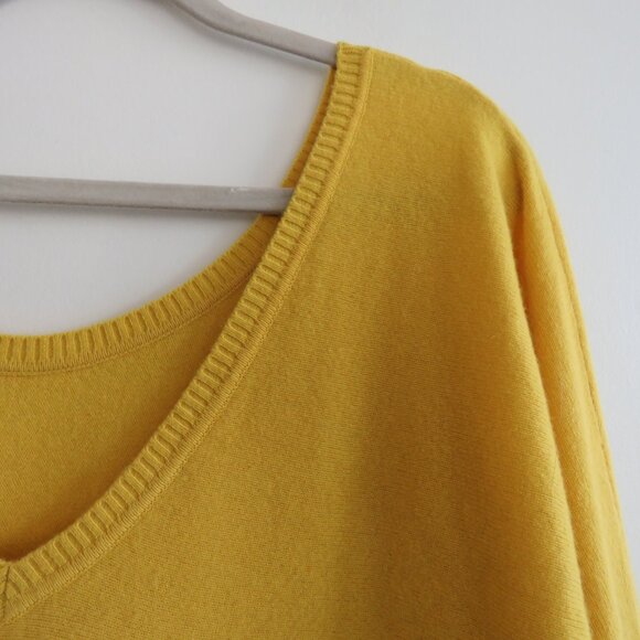 VINCE 100% Cashmere Scoop Neck Sweater in Canary Yellow Quiet Luxury - Size L - Picture 11 of 12